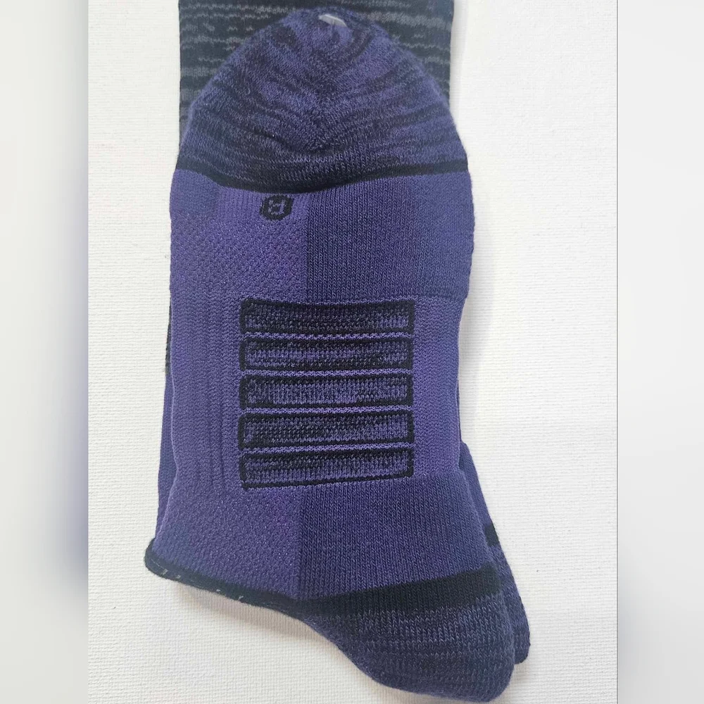 Washington Huskies Mens Socks Crew Black Purple Full Knit NCAA Fan Sport‎